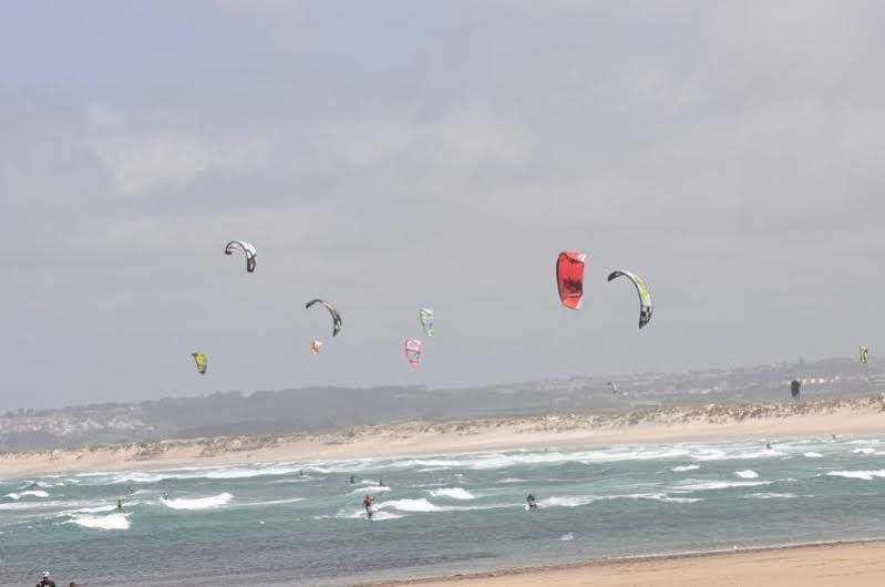Pksc - Surfers Beach House Peniche Exterior photo